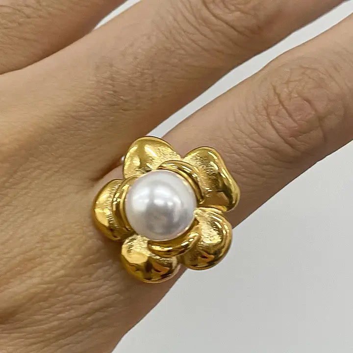 Nadia Flower Pearl Ring