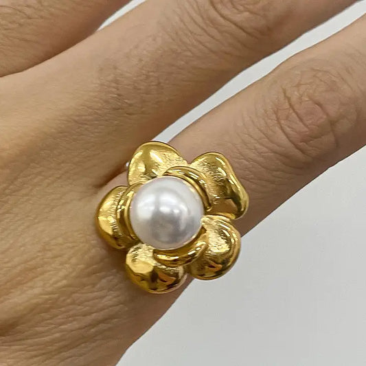 Nadia Flower Pearl Ring